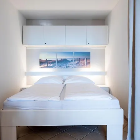 Strandappartements Am Leuchtturmweg Kuestenzeit ケレンフーゼン
